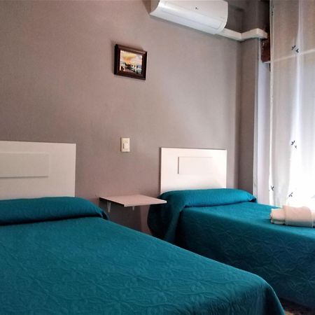Vacansis Habitaciones De Hostal A Primera Linea De Playa En Cullera Bagian luar foto